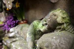 haworth cemetery girl grave sm.jpg